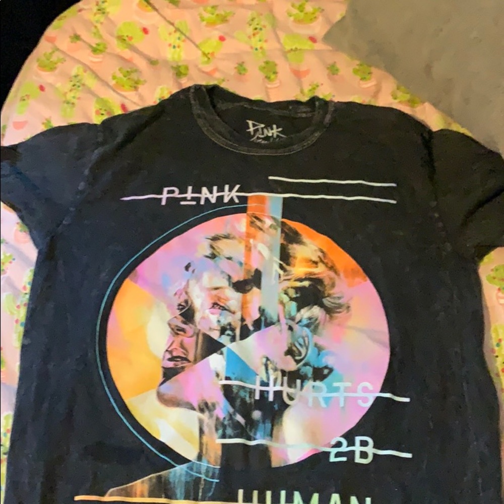 P!nk beautiful trauma world tour t-shirt